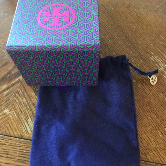 Small Tory Burch Gif Boxes w Duster. - Picture 2 of 3